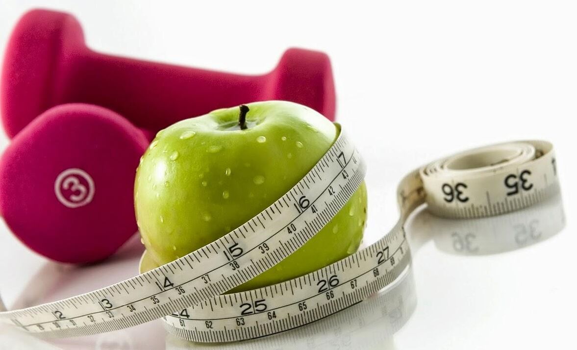 Manzana y mancuernas para reducir el peso en 10 kg al mes