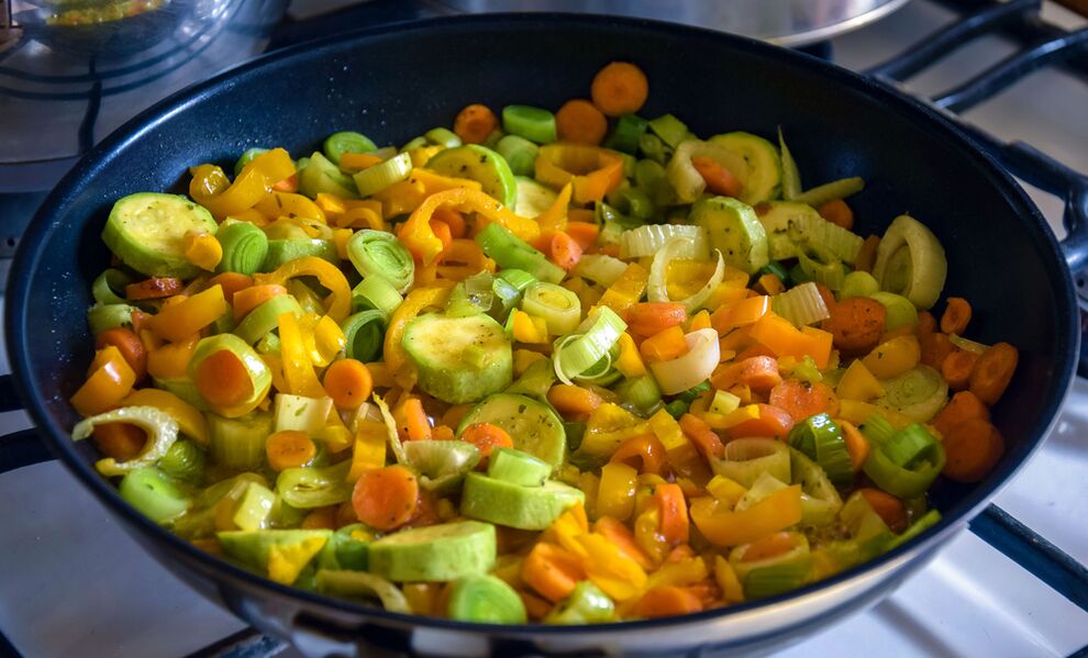 Las verduras guisadas son un alimento saludable y rico en fibra. 