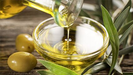 El aceite de oliva es un producto importante en el menú diario de la dieta mediterránea. 